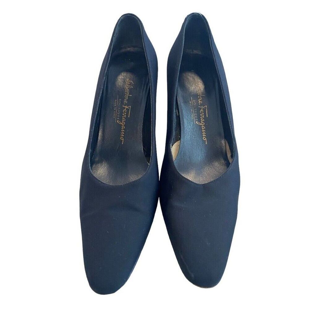 6.5 Salvatore Ferragamo Black Classic Pumps Satin